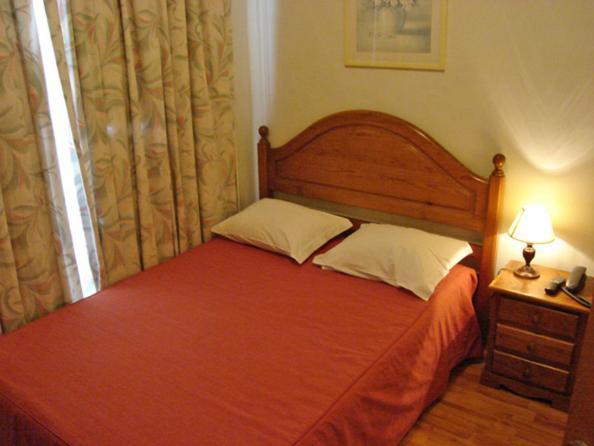 Residencial Roxi Guest house